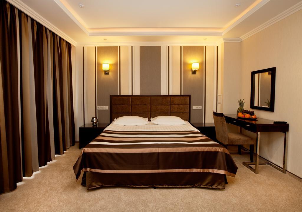 Belle Royalle Lisarnya Kamer foto