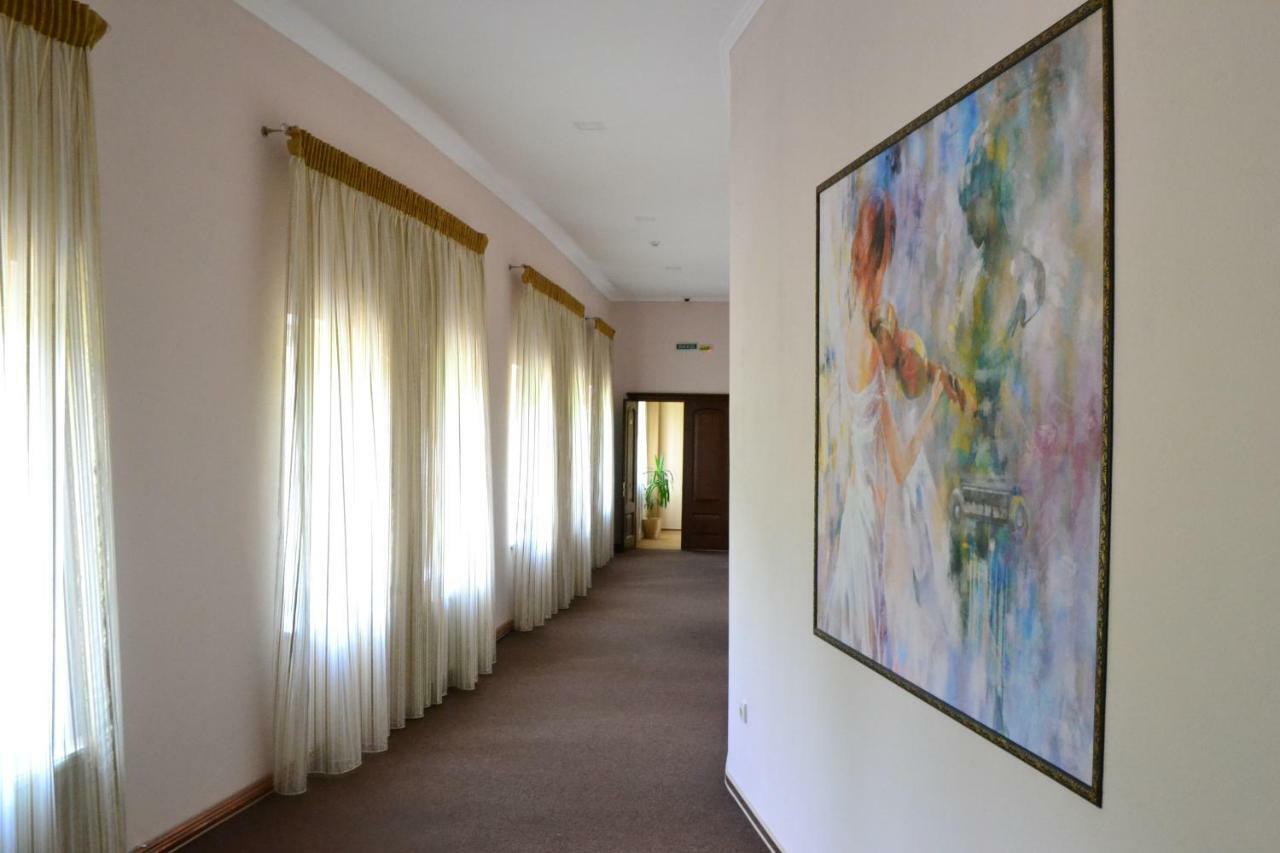 Belle Royalle Lisarnya Buitenkant foto